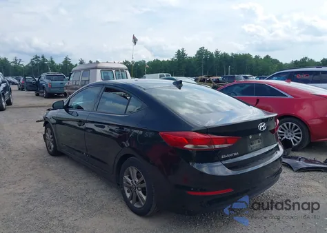 2018 Hyundai Elantra Value Edition z USA, uszkodzony, nr VIN 5NPD84LFXJH256135